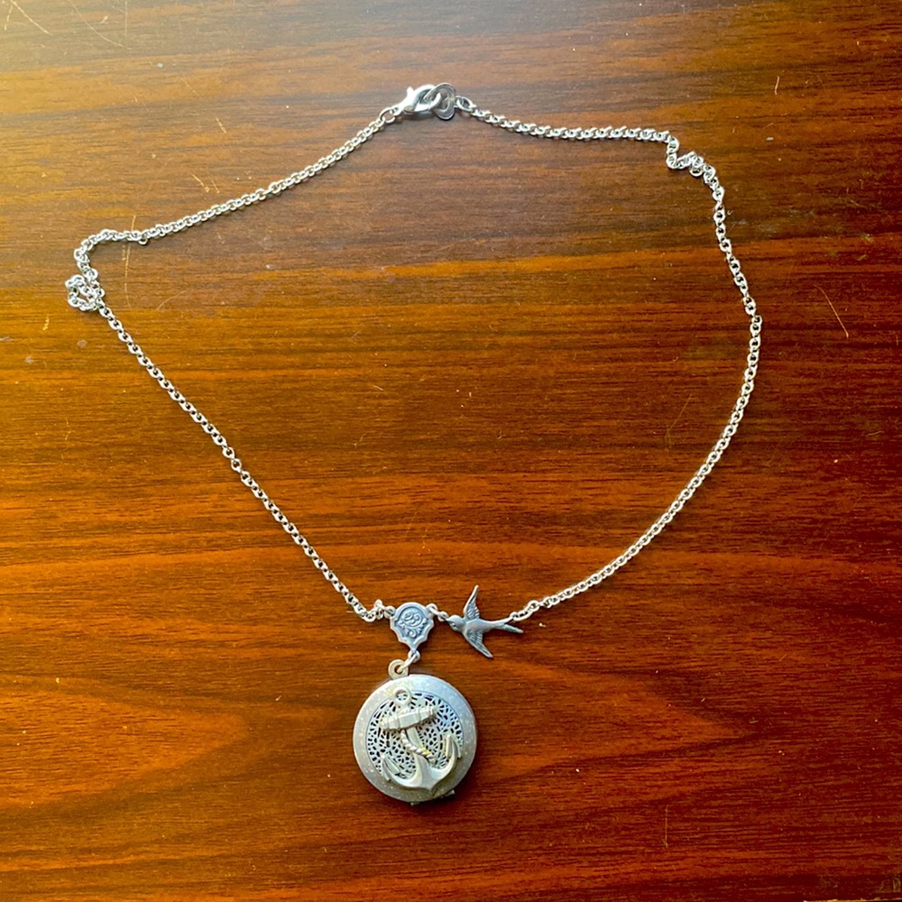 Anchor locket